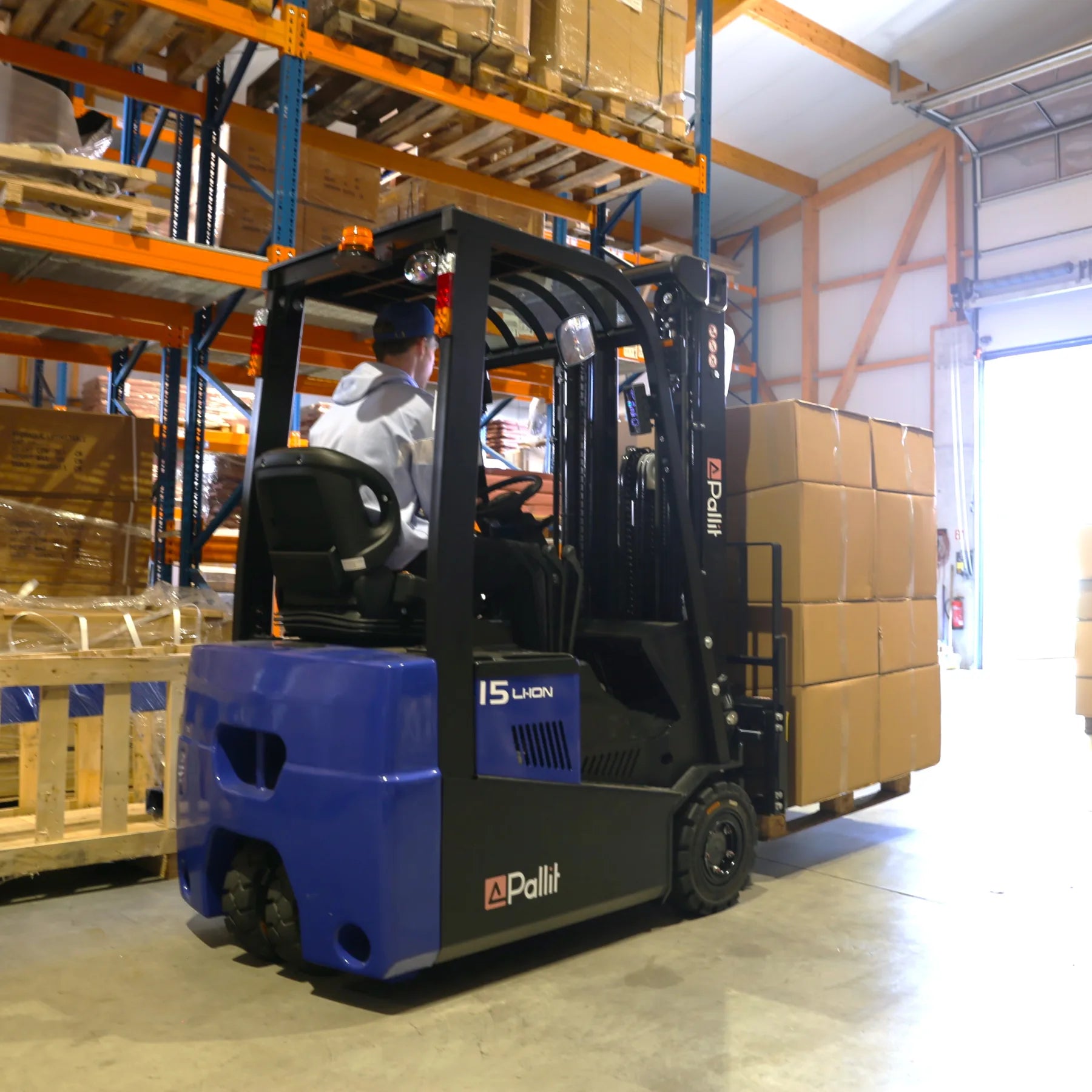 Electric three-wheel forklift EASY-M for 1.2t to 4m